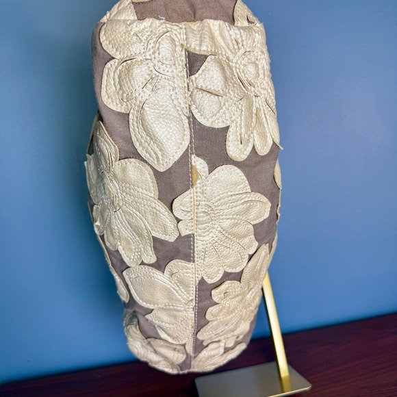 Big Buddha Santa Barbara Floral Applique Shoulder Bag‎ Tote Bag Gold Accents - Picture 7 of 16